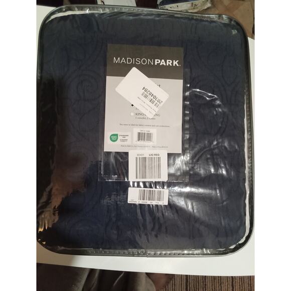 Madison Park Quebec Quilt Set - Luxurious Damask Stitching Design Navy 3 Piece - Picture 8 of 8